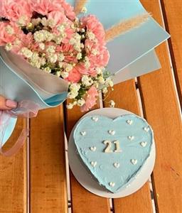 کیک تولد و گل برای تولد پسر پنج ساله