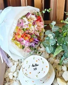 کیک و دسته گل به مناسبت عید نوروز