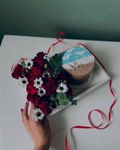 کیک و دسته گل به مناسبت جشن اسم