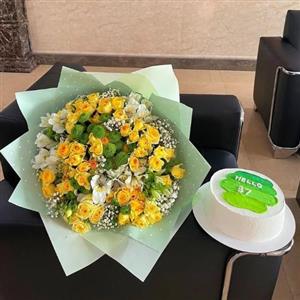 سبد گل و کیک به مناسبت کریسمس