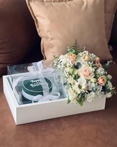باکس گل با کیک تولد لاکچری برای خواهر