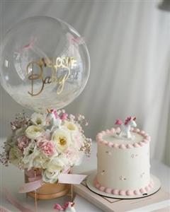 کیک تولد 7 کیلویی و باکس گل