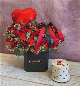 کیک تولد و باکس گل برای سه قلوها