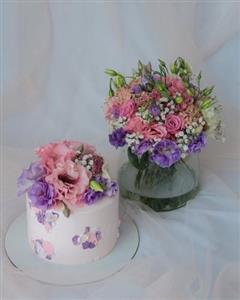 کیک تولد و باکس گل لاکچری سبز