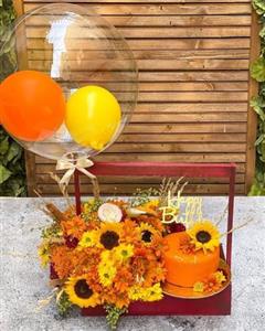 کیک تولد و باکس گل لاکچری دو طبقه