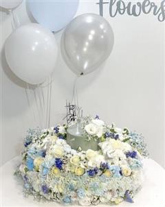 کیک تولد و باکس گل کودکانه لاکچری