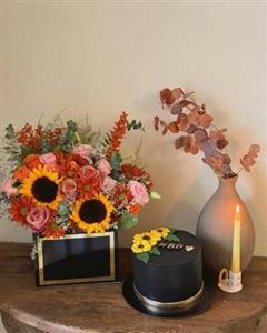 کیک و باکس گل برای جشن الفبا