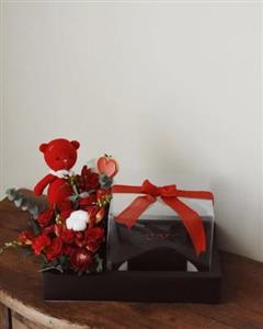 خرید کیک تولد و باکس گل مینی