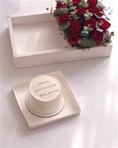 کیک تولد و باکس گل لاکچری سفید