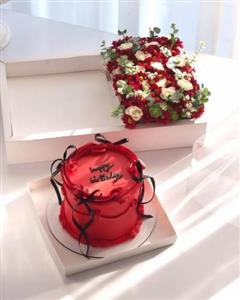 کیک تولد و باکس گل لاکچری قرمز