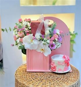 ایده برای خرید گل و کیک تولد یک سالگی دخترانه