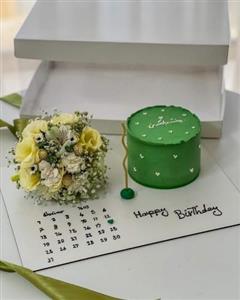 کیک تولد و باکس گل برای نامزدم