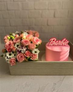 کیک تولد و باکس گل برای وکیل