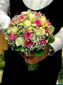 دسته گل عروس با رزهای هلندی