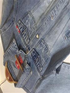 کاپشن   کت جین اسپورت صادراتی درجه یک رنگ آبی دریایی     ویژه کد KJ007