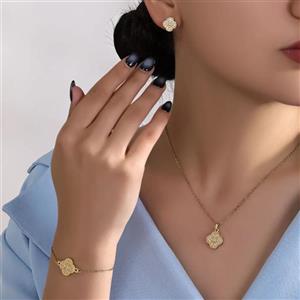 ست گردنبند و دستبند و گوشواره زنانه طرح ونکلیفVancleef نگین کاری شده ضد حساسیت و کاملا رنگ ثابت کد zmp