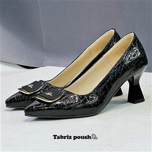 کفش پاشنه دار مجلسی و روزمره زنانه پنج سانت رویه ورنی مشکی طلایی  تبریز پوش