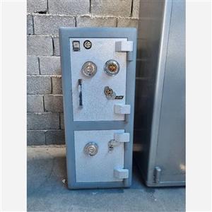 گاوصندوق کاوه دو درب مدل 350KR