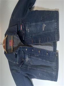 کاپشن / کت جین اسپورت صادراتی درجه یک رنگ سرمه ای تینت مهتابی  ویژه کد KJ006