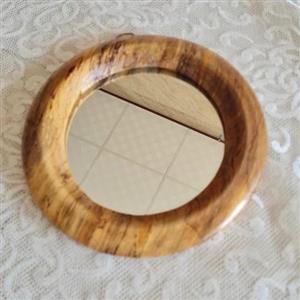 آینه چوبی لوکس دیواری .آینه چوبی دستی قطر بین 23 تا 25 سانت