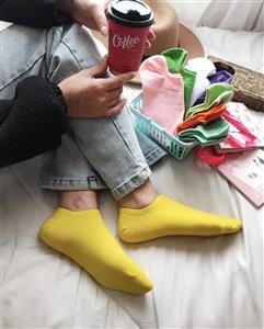 جوراب زنانه زیرقوزکی زرد