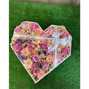 باکس گل مریم برای روز زن 4387