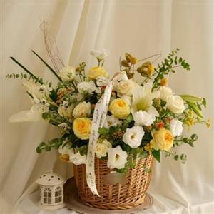 سبد گل گل عروس و آنتوریوم برای روز مادر 4596