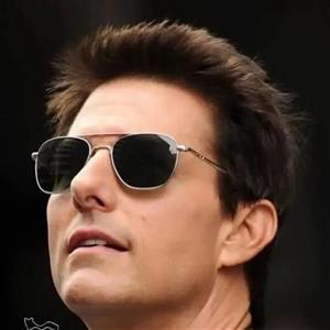 عینک آفتابی AO خلبانی امریکن اپتیکال سایز 56 شیشه سنگ USA  فرم طلایی ao Ao