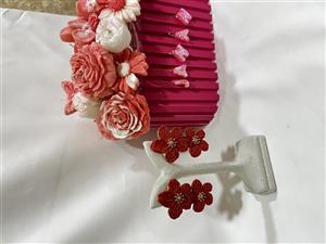 گوشواره گل قرمز حصیری