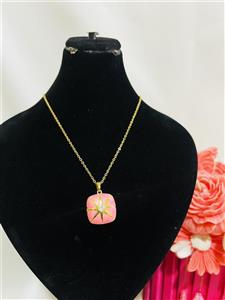 گردنبند ژوپینگ صدف صورتی و نگین سواروفسکی