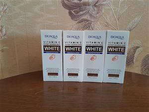 سرم ویتامین سی و درخشانذکننده و سفید کننده پوست صورت بیوآکوا با خاصیت ۱۰برابر آنتی اکسیدان بیشتر ۳۰میلی لیتر