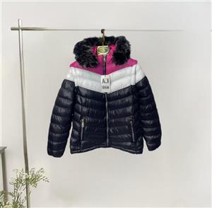 کاپشن پافر شو وارداتی دخترانه رویه کار پولیستر لایه داخلی پشم شیشه فشرده داخل کار خز دار سایز مناسب ۶الی۶ سال