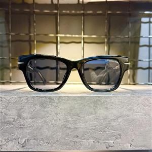 عینک برند LOUIS VUITTON فریم مشکی / شیشه دودی کد 9862