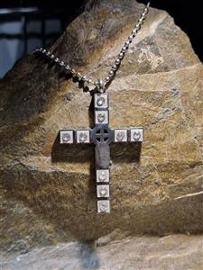 پلاک استیل طرح صلیب نگین دار رنگ سیلور