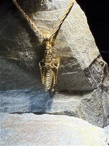 پلاک استیل طرح موز بازیگوش رنگ طلایی