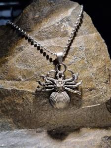 پلاک برنجی طرح عنکبوت رنگ سیلور