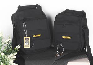 کیف دوشی پاسپورتی CAT کد 1926