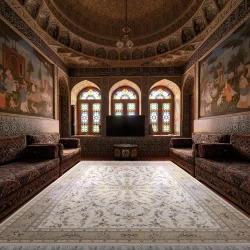 فرش ماشینی ۱۲۰۰ شانه تراکم ۳۶۰۰ گل برجسته طرح باغ مینو کرم