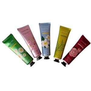 کرم دست مرطوب کننده دخترانه دارای 5 رایحه