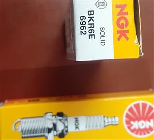 شمع موتور بنزینی پایه کوتاه  ( ngk)تک پلاتین مناسب پژو ۴۰۵ ژاپنی