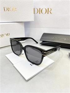 عینک آفتابی زنانه برند دیور ( DIOR ) مدل  S7F | ساخت کشور چین (OEM BY CHINA)
