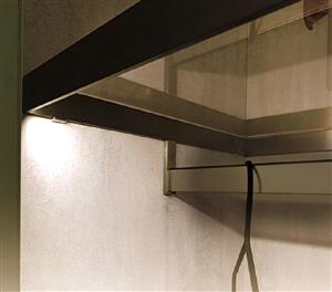 چراغ LED شلف شیشه ای همراه با رگال عمق 52 و عرض 90 سانتیمتر  فانتونی کد N644