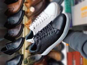 کفش ونس مردانه دور دوخت تمام چرم زیره پیو درجه 1