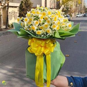دسته گل طبیعی مدل گل نرگس و عروس