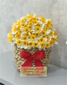 دسته گل نرگس و لیلیوم در گلفروشی مرادآباد