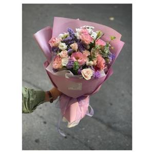 سبد گل شیک و زیبا برای زن عمو در روز زن 4362