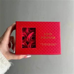 باکس ۶ گل رز جاودان قرمز (جعبه قرمز)