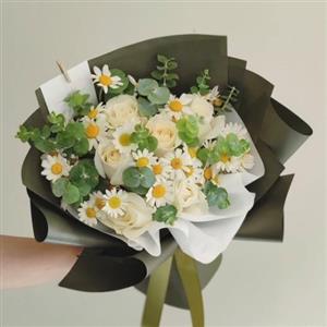 دسته گل گل عروس و لیلیوم برای روز زن 4486