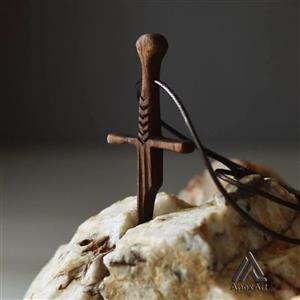 گردنبند چوبی طرح شمشیر شکسته نارسیل