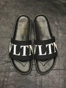 کد 300 صندل مونکلر MONCLER نیمه مشکی سفید